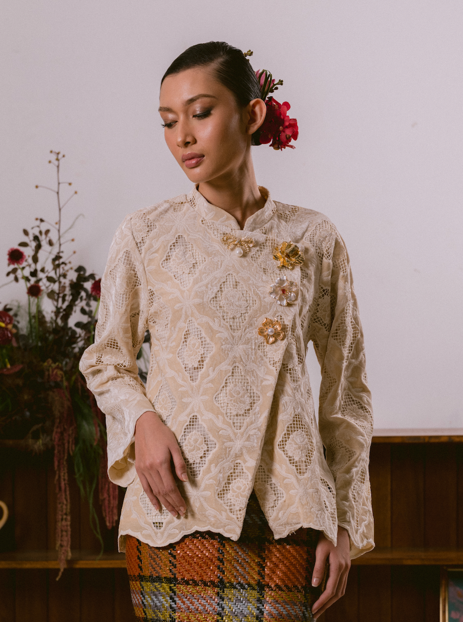 Dyan Kebaya in Cream