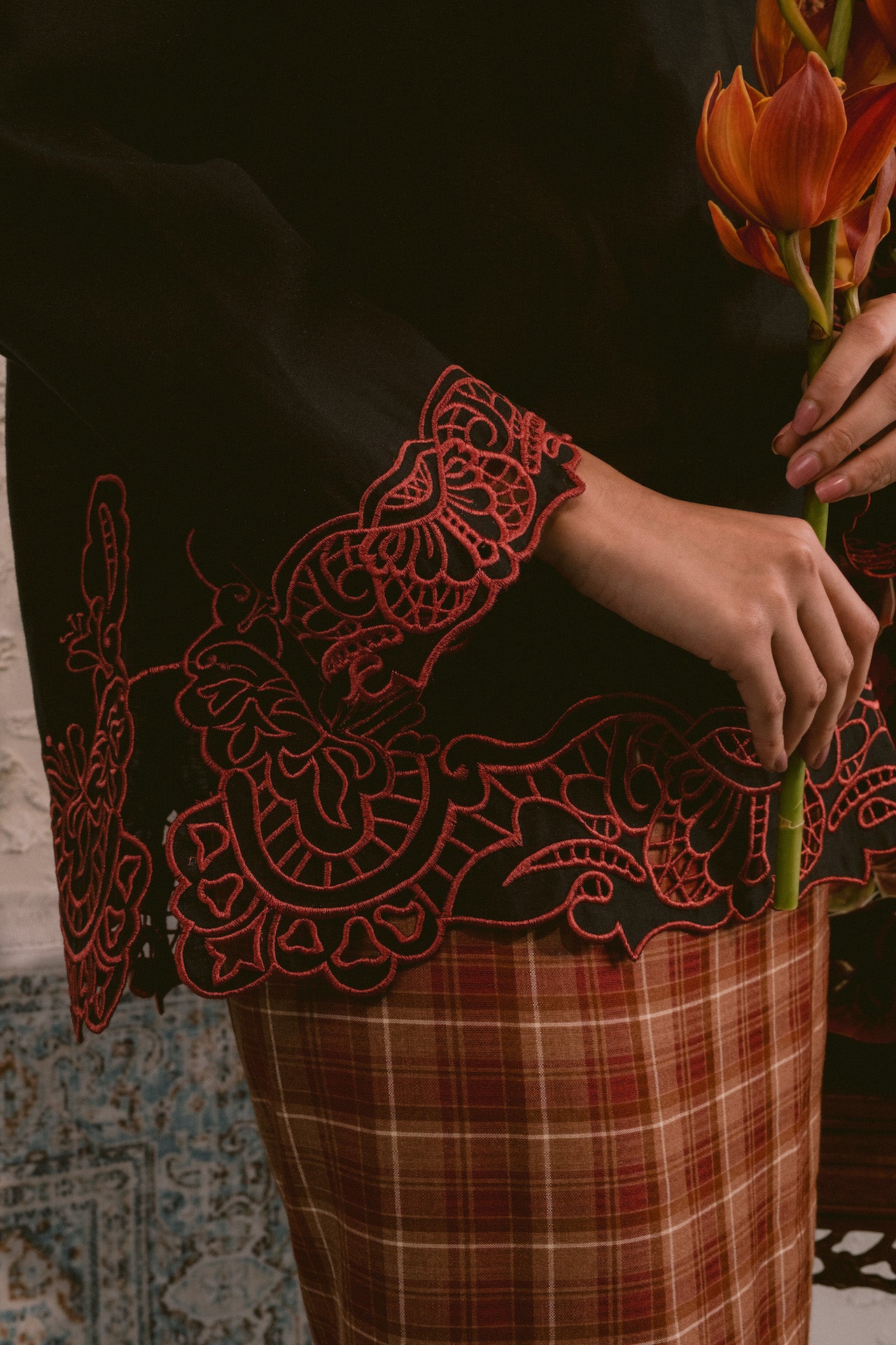 Romansa Set in Black