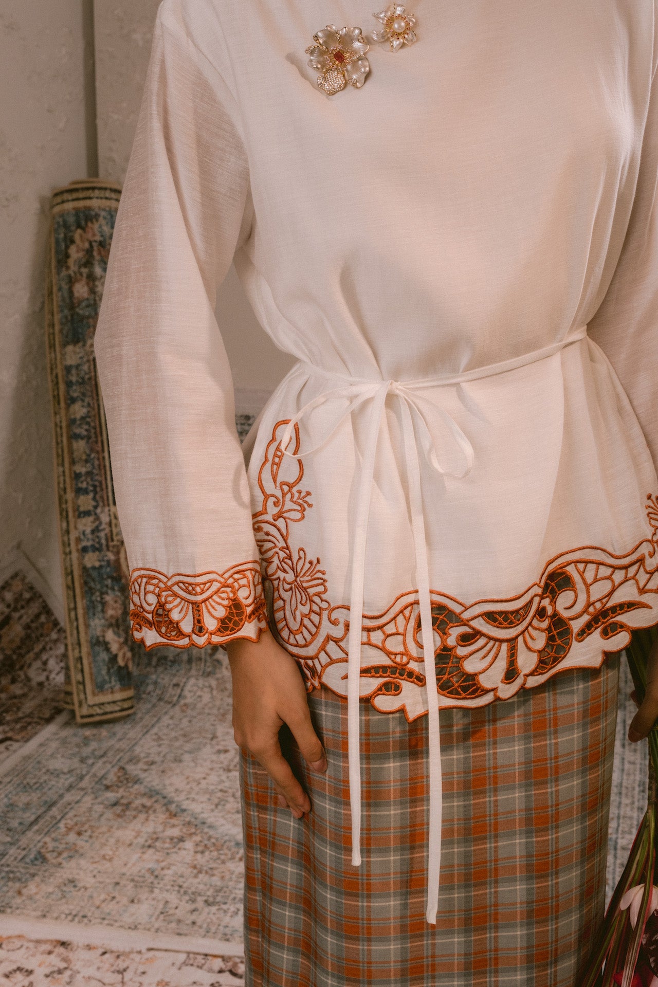 Romansa Set in Ivory