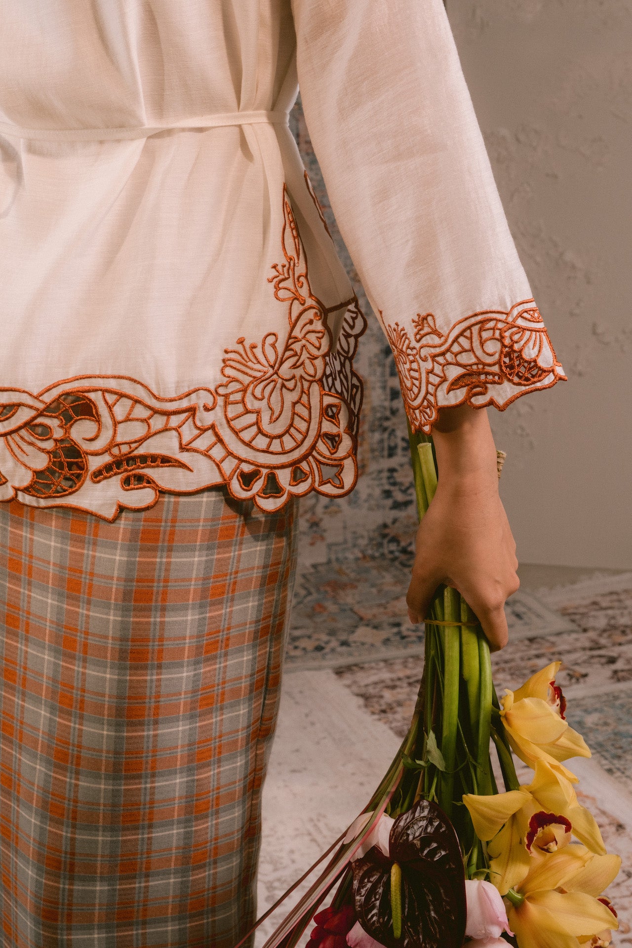 Romansa Set in Ivory